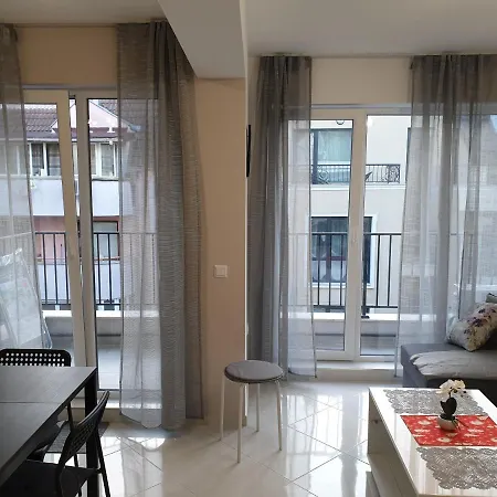 Apartman New The Twins Two-bedroom, 5 At 15 Tsani Ginchev Street, Floor 3 *