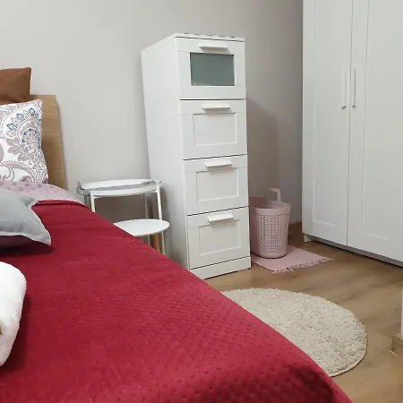 New The Twins Two-bedroom, 5 At 15 Tsani Ginchev Street, Floor 3 Apartman