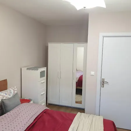 New The Twins Two-bedroom, 5 At 15 Tsani Ginchev Street, Floor 3 דירה וארנה