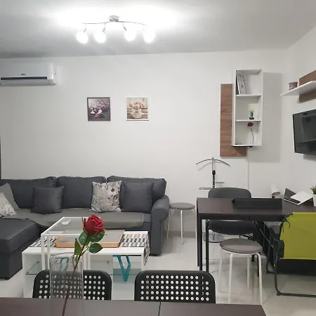 Apartment New The Twins Two-bedroom, 5 At 15 Tsani Ginchev Street, Floor 3 *
