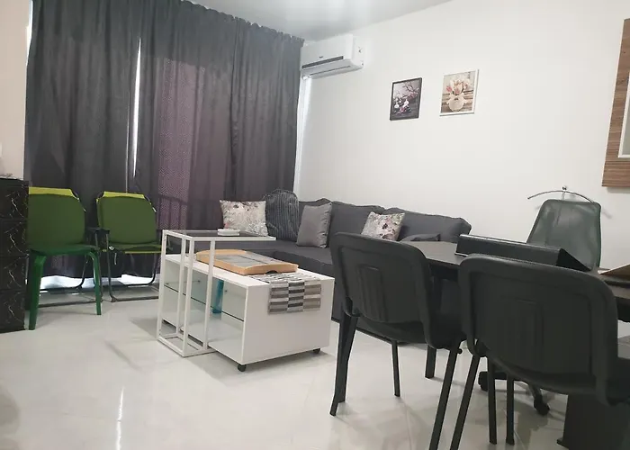 New The Twins Two-bedroom, 5 At 15 Tsani Ginchev Street, Floor 3 Apartmán *